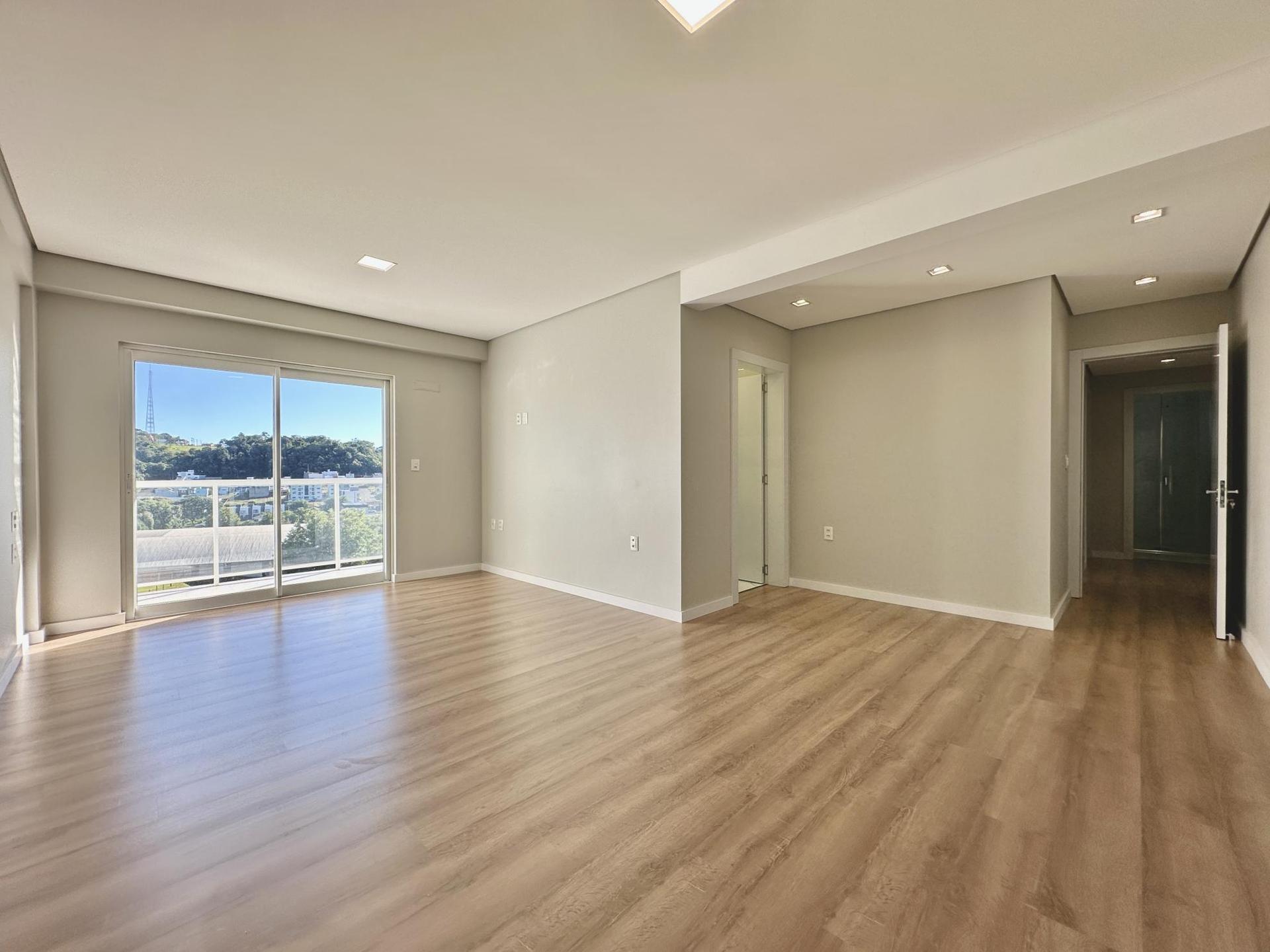 APARTAMENTO NOVO NA AVENIDA LA SALLE