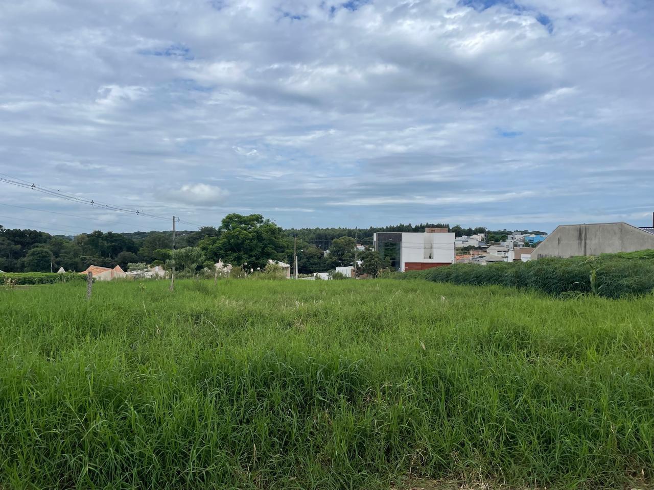 Terreno com 385m² no Bairro Vederti 1 em Chapecó com 12m de frente