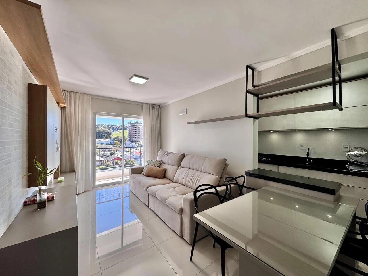 APARTAMENTO SEMI MOBILIADO NO ÚLTIMO ANDAR NO EDIFÍCIO SAN LORENZO DE XANXERÊ/SC