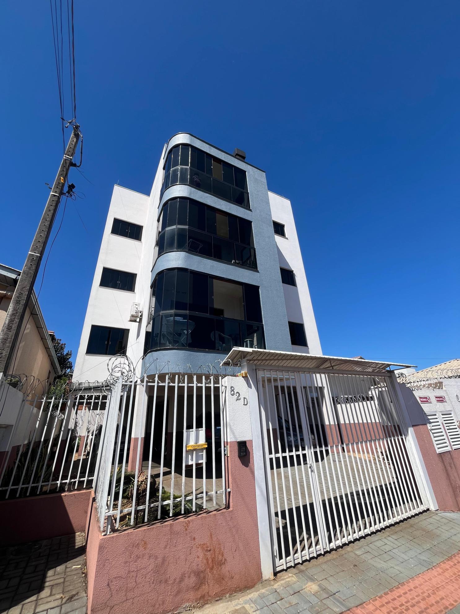 Apartamento semi-mobiliado com 3 dormitórios á venda em Chapecó