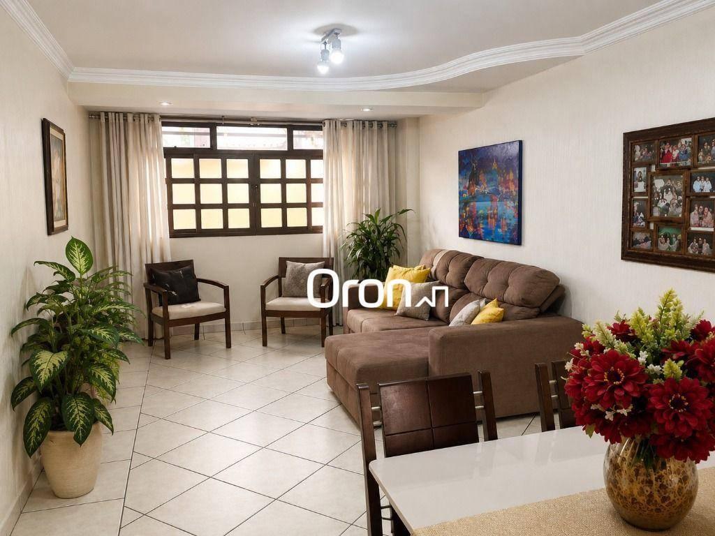 Sobrado à venda, 202 m² por R$ 899.000,00 - Setor Nova Suiça - Goiânia/GO