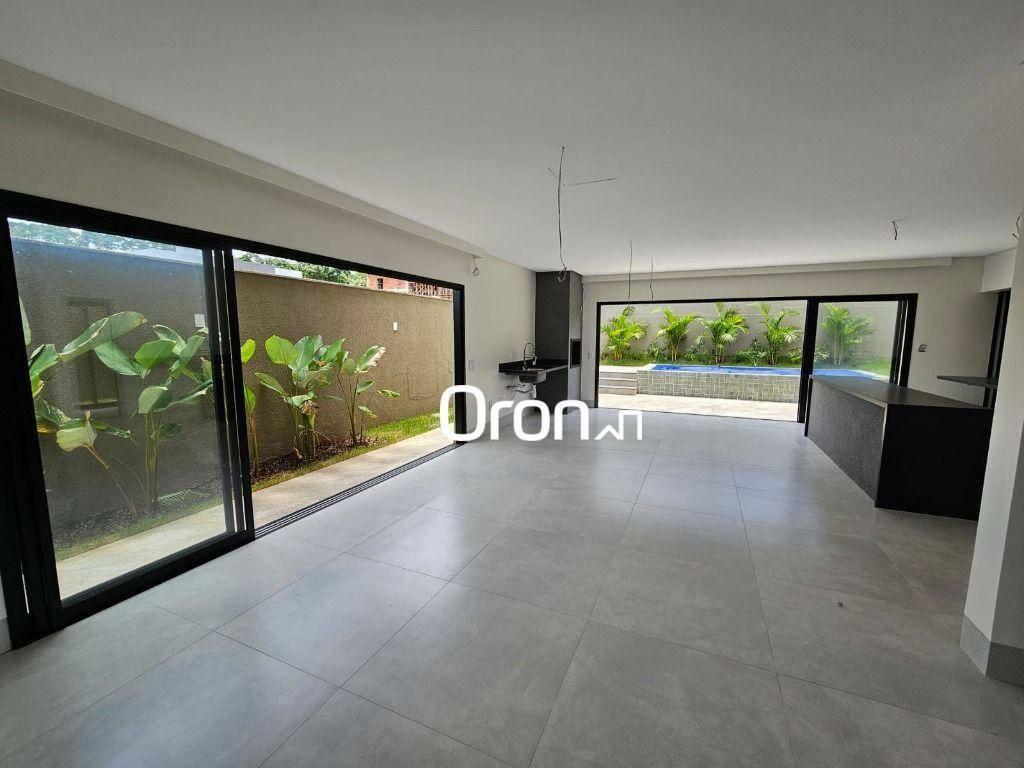 Sobrado à venda, 224 m² por R$ 1.750.000,00 - Jardins Barcelona - Senador Canedo/GO