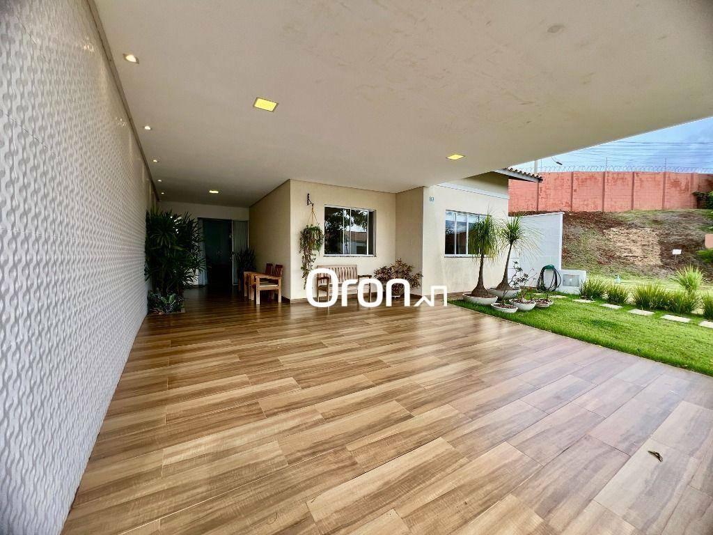 Casa com 3 dormitórios à venda, 130 m² por R$ 780.000,00 - Jardim Guanabara II - Goiânia/GO