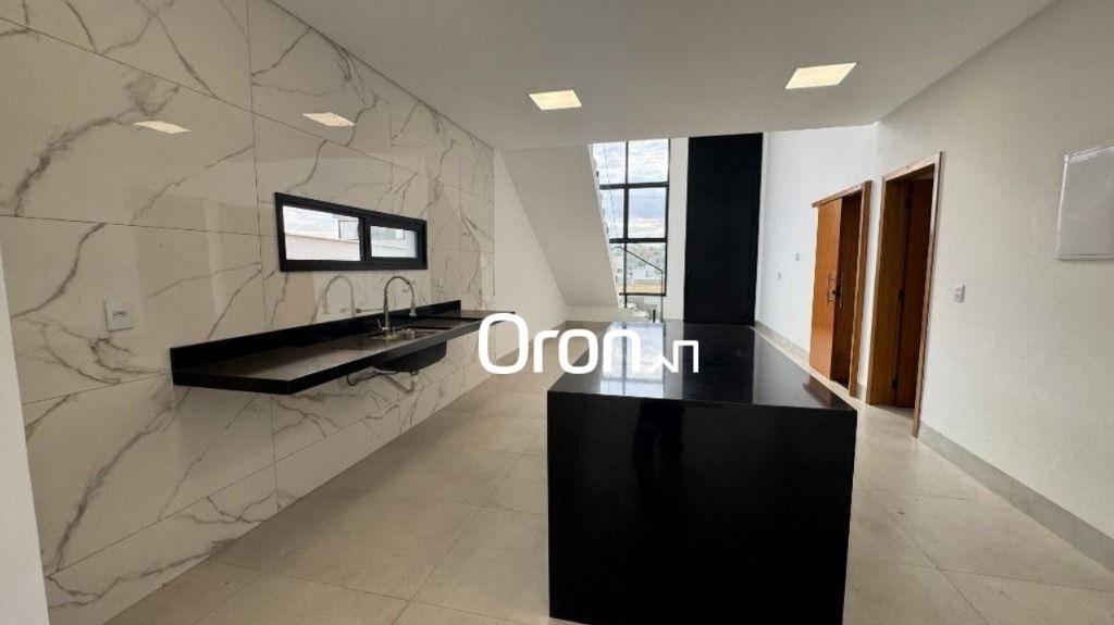 Sobrado à venda, 201 m² por R$ 1.700.000,00 - Jardins Porto - Senador Canedo/GO