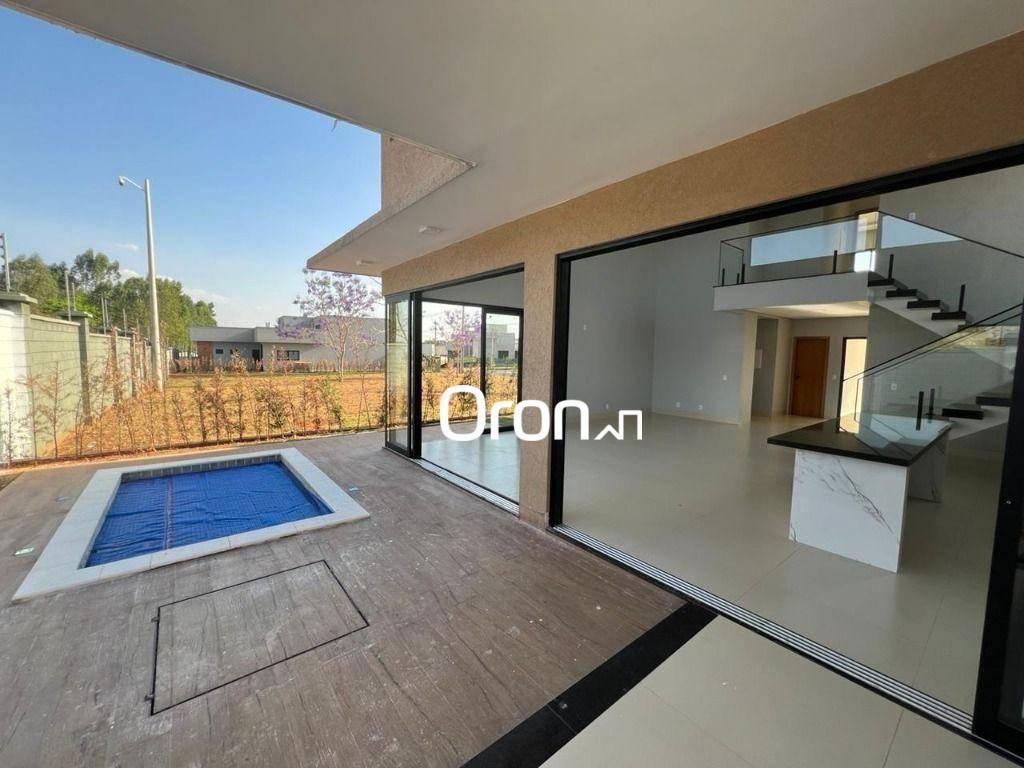 Sobrado à venda, 197 m² por R$ 1.400.000,00 - Terras Alpha 2 - Senador Canedo/GO