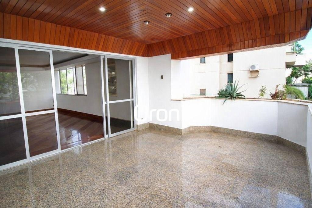 Sobrado 4 quartos no Parque das Amendoeiras