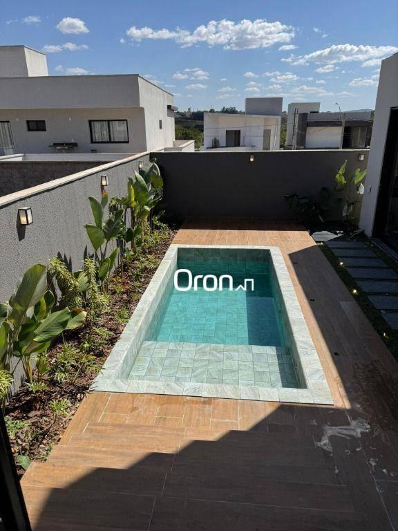 Sobrado à venda, 244 m² por R$ 2.150.000,00 - Jardins Porto - Senador Canedo/GO
