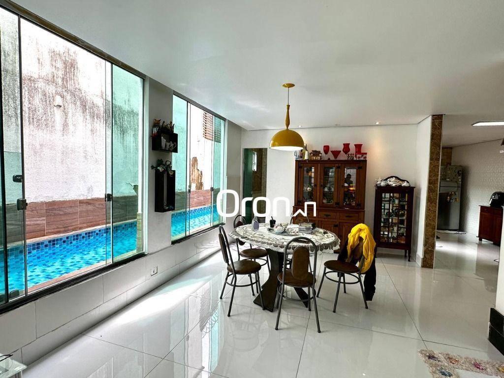 Sobrado à venda, 200 m² por R$ 790.000,00 - Vila Colemar Natal e Silva - Goiânia/GO