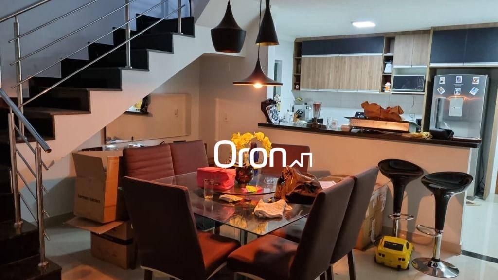 Sobrado à venda, 180 m² por R$ 850.000,00 - Vila Rosa - Goiânia/GO
